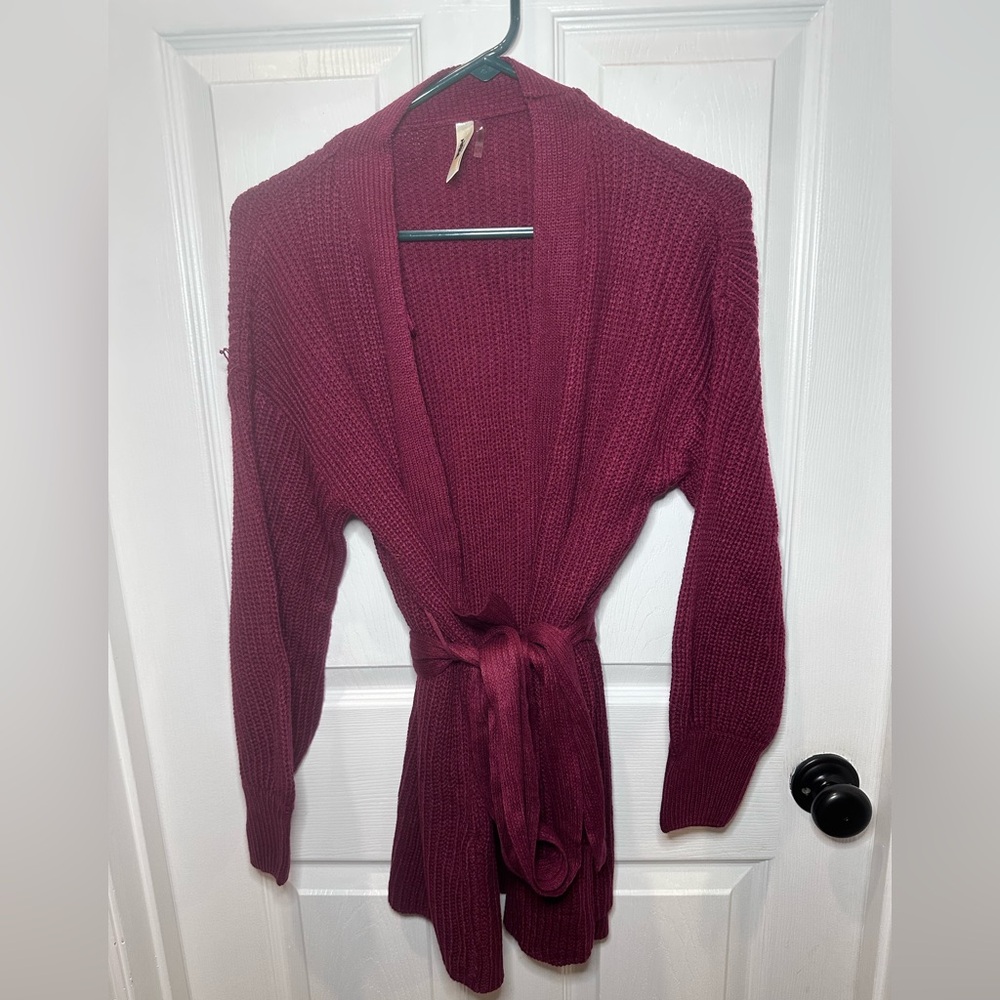 Boutique bubble sleeve sweater